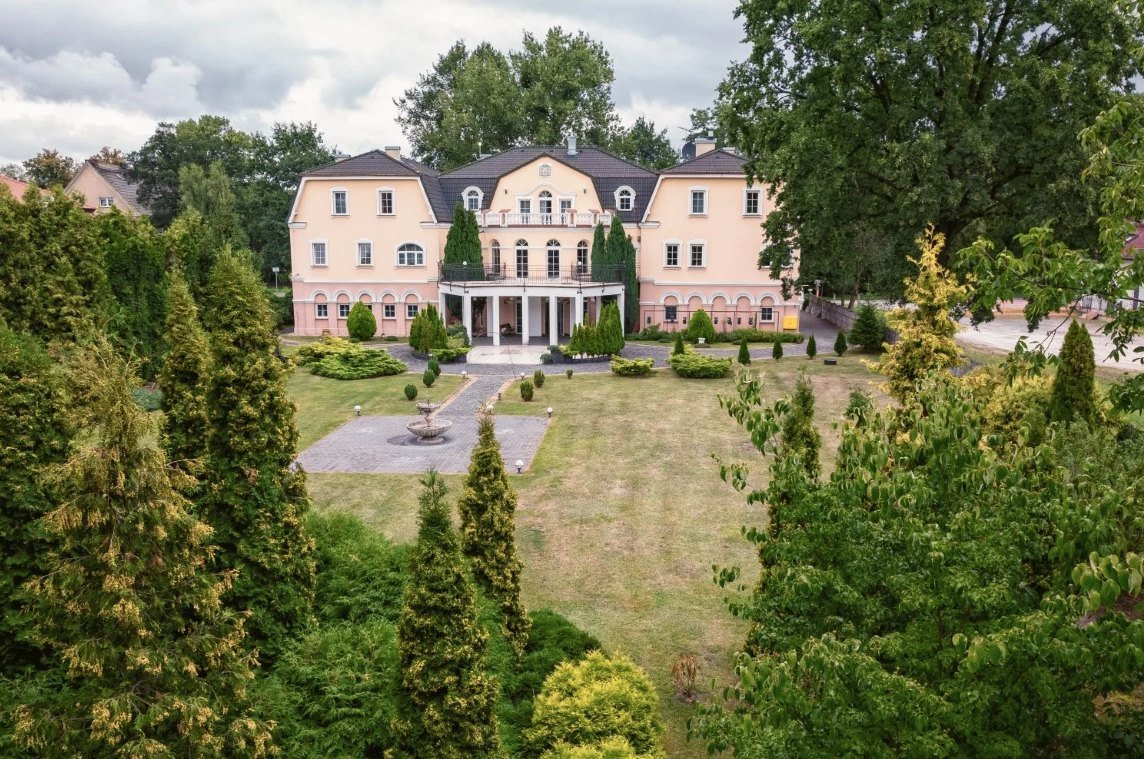 salon w Ośrodku Opole, blisko Śląska, Katowic i Dolnego Śląska - Wrocławia